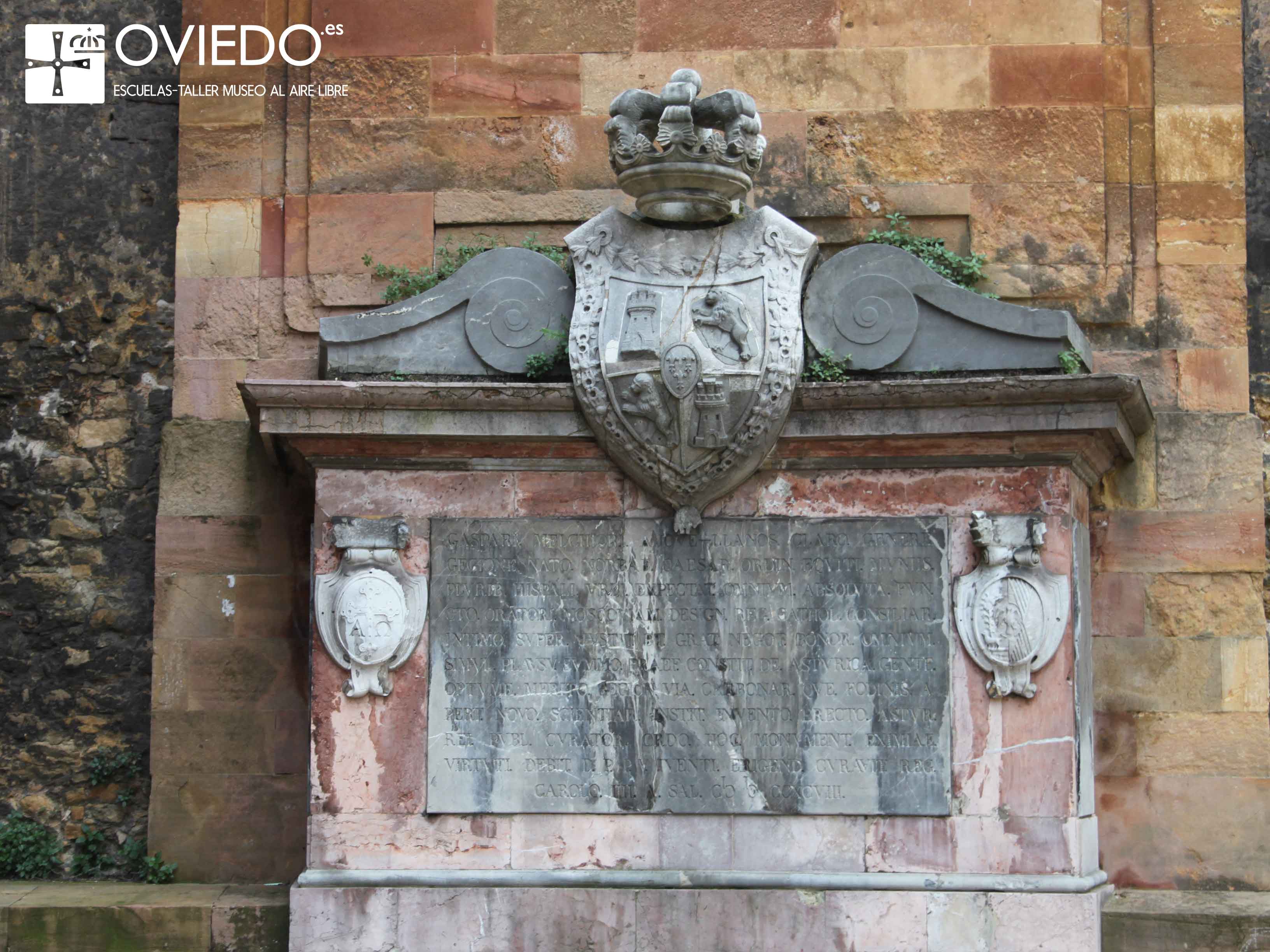 Escultura Monumento a Gaspar Melchor de Jovellanos
